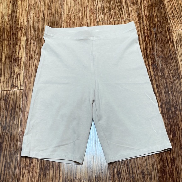 ❌SOLD❌H&M nude high rise bodycon bike shorts size small - Picture 2 of 6
